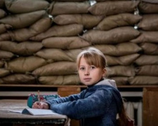 Как успокоить ребенка во время обстрела: советы украинского психолога