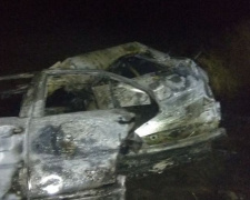 На Донетчине ночью в результате ДТП вспыхнул автомобиль с людьми, есть погибшие  (ФОТО)
