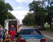 В Мариуполе 10-летний ребенок попал под колеса автомобиля: его госпитализировали с сотрясением мозга