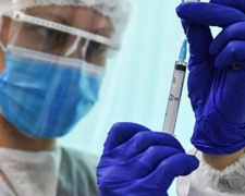 В Украине хотят расширить перечень профессий, для которых вакцинация станет обязательной