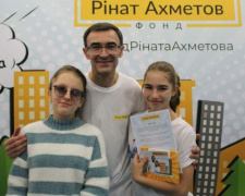 Акция «Ринат Ахметов – Детям!» познакомила детвору из Славянска с популярными профессиями