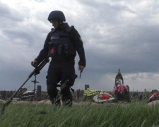 На кладбищах Донетчины найдены взрывоопасные предметы (ФОТО)