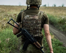 Боевики вели обстрелы под Мариуполем. Ранен украинский военный