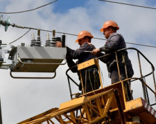 Відремонтовано більше тисячі енергооб’єктів та близько 2 тисяч км ліній електропередач – енергетики розповіли про роботу на Донеччині
