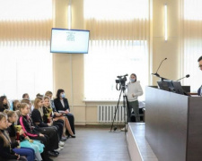 В Мариуполе открылось пленарное заседание XVII сессии городского совета