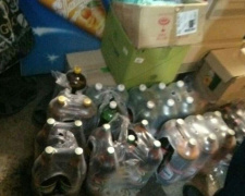 Полицейские в Мариуполе изъяли из магазина 170 литров нелегального алкоголя (ФОТО)