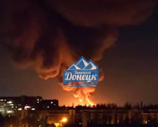 Палало годинами: у Донецьку після вибухів зайнялися цистерни з паливом