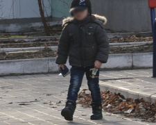 Четырехлетний мальчик решил погулять в Мариуполе без родителей