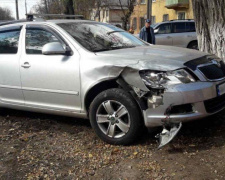 В Мариуполе автомобиль с дипномерами попал в аварию? (ФОТО)