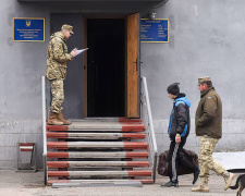 В Україні дозволили військкоматам працювати цілодобово – що зміниться