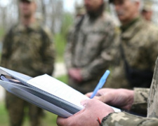 В Україні можуть дозволити бронювати чоловіків, які перебувають у розшуку – деталі законопроєкту