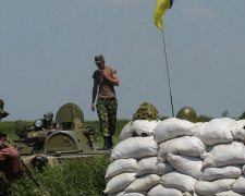 В Донбассе подорвались двое бойцов ВСУ. Боевики открыли огонь по Приазовью