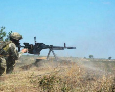 На Донбассе обстреляли позиции украинских военных