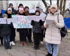 "Ми бомжі з пропискою": скандал через житло для маріупольців продовжується - подробиці