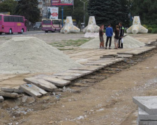 В Мариуполе начат ремонт площади Свободы (ФОТОФАКТ)