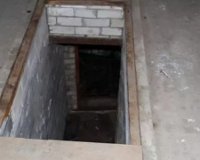 В Мариуполе мужчина упал в подвал и не смог выбраться