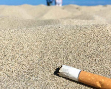 Пляжи Мариуполя от мусора и окурков будет убирать спецмашина 
