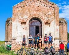 Шесть дней и 400 км на загадку: мариупольцы на велосипедах исследовали Приазовье (ФОТО)