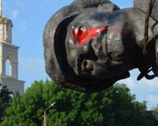 На Донетчине хотят переплавить свергнутого Ленина на другие скульптуры