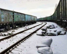 Десятки мужчин пытались украсть более 60 тонн угля из поезда на Донетчине