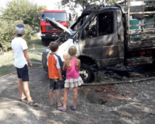 В Мариуполе из-за сварочных работ сгорел дом и автомобиль (ФОТО)