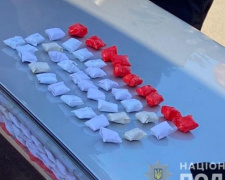 В Мариуполе наркокурьерша сбывала крупную партию амфетамина
