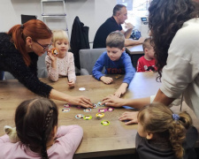 В Дніпрі працює резиденція "Little Mariupol", де проводять заняття для дітей-переселенців