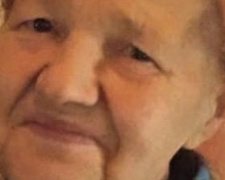 В Мариуполе пропала пенсионерка в коричневом халате