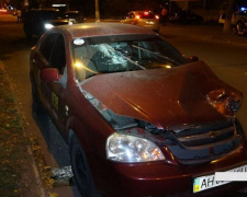 В Мариуполе столкнулись автомобили: пострадавших увезла «скорая» (ФОТО)