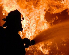 В Мариуполе женщину вывели из горящей квартиры