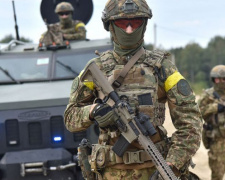 Украинские военные будут получать до 100 тысяч гривен в месяц