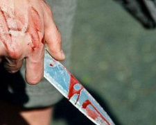 «Не хватало на дозу»: двое мариупольцев получили ножевые ранения от наркомана (ФОТО)