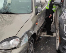 На мариупольском перекрестке в ДТП попали три автомобиля