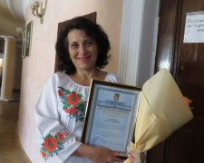 Мариупольским учителям сказали «спасибо» грамотами, премиями и подарками (ФОТО)