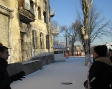 Гостям из Западной Украины показали сгоревшие здания горсовета и РОВД