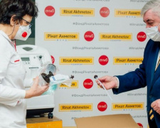 Медики востока Украины получили 21 кислородный концентратор от Фонда Рината Ахметова и ПУМБ
