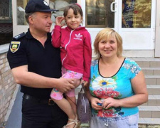 Девочка из Авдеевки, потерявшая маму во время обстрела, пройдет реабилитацию под Мариуполем (ФОТО)