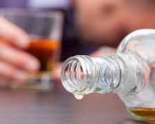 «Випили за здоров’я» - у Маріуполі алкоголем отруїли російських окупантів