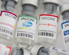 В Украине будут вводить третью дозу COVID-вакцины: кто ее получит?