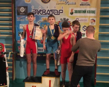 Мариупольские борцы завоевали «золото» и «бронзу» на Всеукраинском турнире (ФОТО)