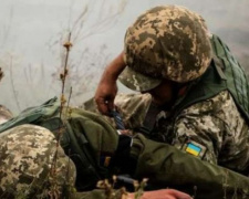 В Донбассе погиб украинский боец, еще один получил ранения