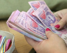 Мариуполь лидирует по размеру зарплаты в Донецкой области