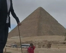Встретились самый высокий мужчина и самая низкая женщина планеты (ВИДЕО)