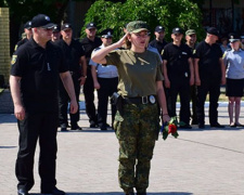 Восемь полицейских в Мариуполе получили звания от лейтенанта до майора (ФОТО)