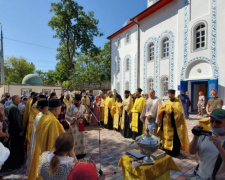 Предстоятель Православной церкви Украины провел богослужение в Мариуполе
