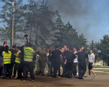 Накануне 9 мая в Мариуполе подрались из-за георгиевской ленточки (ФОТО+ВИДЕО)
