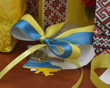 Накануне Дня Независимости детям-сиротам в Донецкой области подарили квартиры (ФОТО)