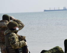 Пограничники Донетчины задержали в Азовском море девятерых нарушителей (ФОТО)