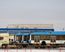 Скоро в Мариуполе: новые современные троллейбусы уже прибыли в Украину (ФОТО)