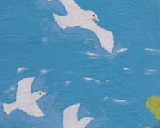 Белоснежные птицы, загадочные рыбы, розовые облака украсили Мариуполь (ФОТОФАКТ)